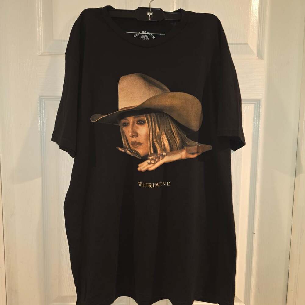 Bell Bottom Country by Lainey Wilson Whirlwind T-Shirt Size Large Black